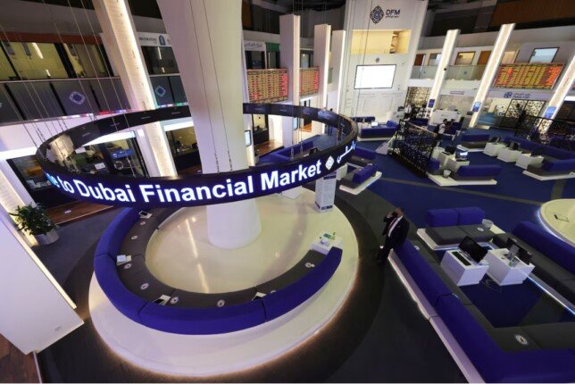 تراجع أسواق الخليج مع تصاعد حدة التوتر بين أمريكا وإيران تراجع أسواق الخليج مع تصاعد حدة التوتر بين أمريكا وإيران