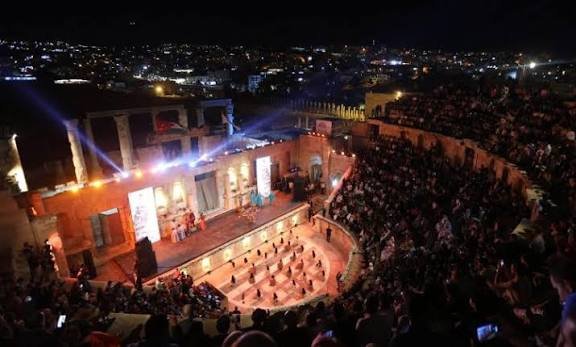 "مهرجان جرش" يضيء شمعته الأربعين ويشرع نوافذه برسالة الأردن الحضارية إلى العالم "مهرجان جرش" يضيء شمعته الأربعين ويشرع نوافذه برسالة الأردن الحضارية إلى العالم