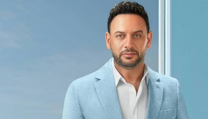 مصطفى قمر يكشف سر «قمر قمرين».. رسالة خاصة إلى عمرو دياب ومفاجأة سينمائية جديدة مصطفى قمر يكشف سر «قمر قمرين».. رسالة خاصة إلى عمرو دياب ومفاجأة سينمائية جديدة