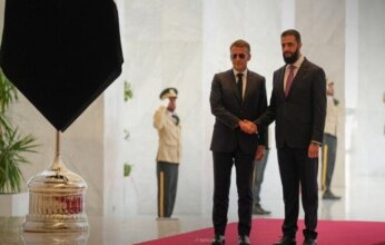 الشرع يستقبل ماكرون في دمشق بعد تفجيرات قرب مقر إقامته خلال الزيارة الفرنسية
