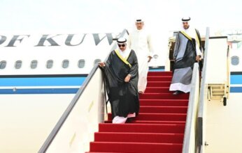 الكويت.. ولي العهد يصل إلى قطر لتقديم واجب العزاء في وفاة الأمير الوالد