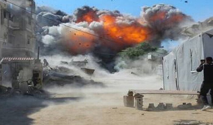 تحذيرات من كارثة صحية في غزة.. آلاف الإصابات بجدري الماء أسبوعياً ورصد حالات سل بين النازحين تحذيرات من كارثة صحية في غزة.. آلاف الإصابات بجدري الماء أسبوعياً ورصد حالات سل بين النازحين