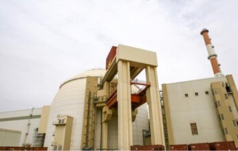 روسيا تبدأ إعادة خبرائها إلى محطة بوشهر النووية الإيرانية.. والوكالة الدولية للطاقة الذرية تدعو إلى ضبط النفس