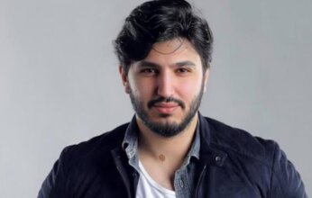 محمد فضل شاكر يوضح حقيقة الصور المتداولة لوالده: ليست حديثة وبعضها مولد بالذكاء الاصطناعي