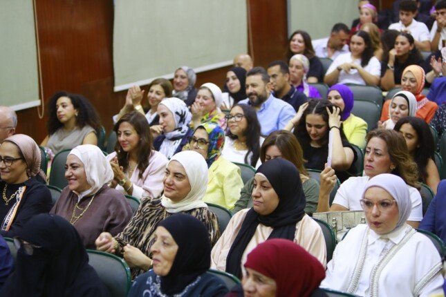 وسط حضور نخبوي مميز.. اتحاد كتاب مصر يشهد توقيع المجموعة القصصية «النور الأبيض» للكاتبة ريهام مدحت 1 khaligyoun41738