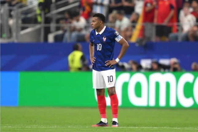 أول تعليق لـ "مبابي" بعد وداع كأس العالم أول تعليق لـ "مبابي" بعد وداع كأس العالم