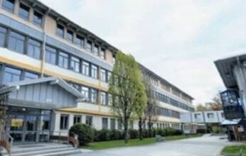 إصابة عدد من الأشخاص في حادث طعن داخل مدرسة بألمانيا والشرطة توقف مشتبهًا به