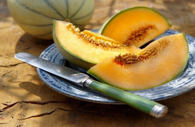 طبيبة تحذر من الإفراط في تناول البطيخ الأصفر.. قد يفاقم أمراضًا مزمنة ويضر بعض المرضى طبيبة تحذر من الإفراط في تناول البطيخ الأصفر.. قد يفاقم أمراضًا مزمنة ويضر بعض المرضى