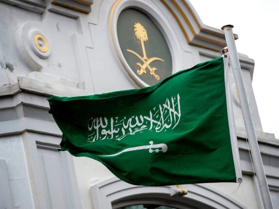 السعودية تدين الاعتداءات الإيرانية المتكررة على الكويت والبحرين وتطالب طهران بوقف انتهاكاتها فورًا السعودية تدين الاعتداءات الإيرانية المتكررة على الكويت والبحرين وتطالب طهران بوقف انتهاكاتها فورًا