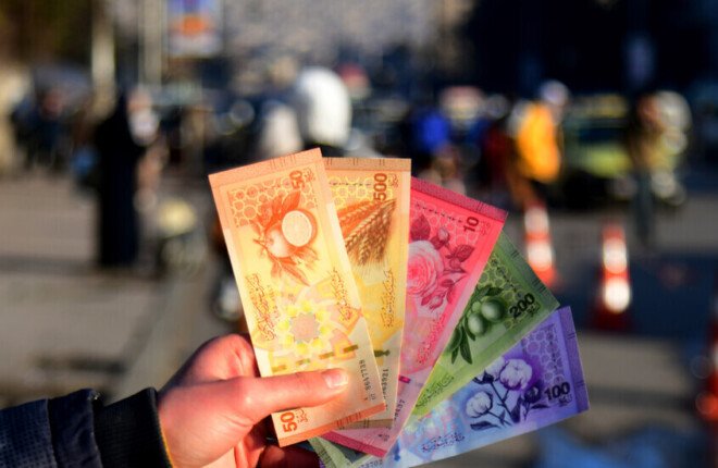 سوريا تنهي تداول الأوراق النقدية القديمة نهاية يوليو.. وتبدأ العمل الحصري بالليرة الجديدة سوريا تنهي تداول الأوراق النقدية القديمة نهاية يوليو.. وتبدأ العمل الحصري بالليرة الجديدة