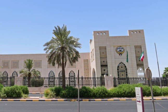 الكويت تدين الاعتداءات الإيرانية الآثمة على البحرين وعمان وقطر والأردن الكويت تدين الاعتداءات الإيرانية الآثمة على البحرين وعمان وقطر والأردن