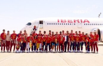 بعثة منتخب إسبانيا المتوج بكأس العالم تصل العاصمة مدريد