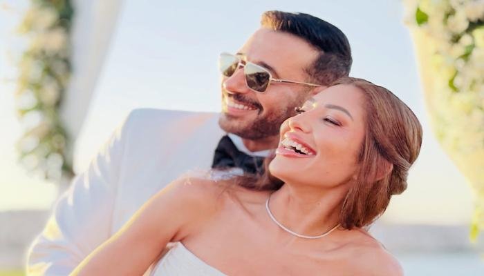 بعد أيام من زفافه.. أحمد السعدني يشارك جمهوره أحدث صورة مع نجله بعد أيام من زفافه.. أحمد السعدني يشارك جمهوره أحدث صورة مع نجله