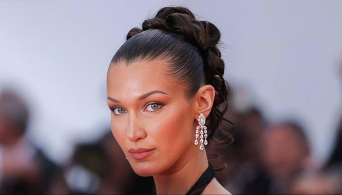 من بيلا حديد إلى أنجلينا جولي.. مشاهير تحدوا الأمراض المزمنة وكشفوا قصصهم للجمهور من بيلا حديد إلى أنجلينا جولي.. مشاهير تحدوا الأمراض المزمنة وكشفوا قصصهم للجمهور