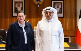 وزير الكهرباء الكويتي وسفيرة كندا يبحثان تعزيز التعاون في مجالات الكهرباء والمياه والطاقة المتجددة