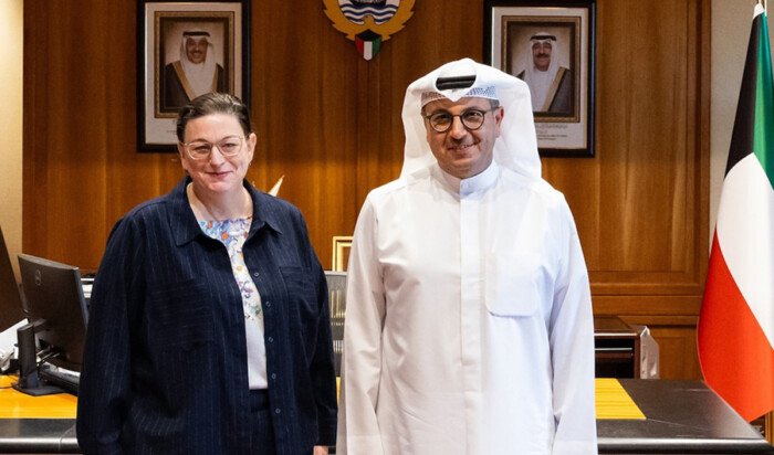 وزير الكهرباء الكويتي وسفيرة كندا يبحثان تعزيز التعاون في مجالات الكهرباء والمياه والطاقة المتجددة وزير الكهرباء الكويتي وسفيرة كندا يبحثان تعزيز التعاون في مجالات الكهرباء والمياه والطاقة المتجددة