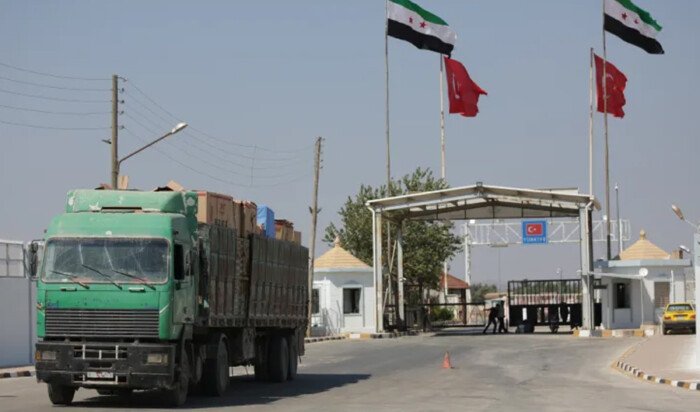 قفزة في التجارة بين أنقرة ودمشق.. صادرات تركيا إلى سوريا تنمو 26.4% خلال 6 أشهر قفزة في التجارة بين أنقرة ودمشق.. صادرات تركيا إلى سوريا تنمو 26.4% خلال 6 أشهر