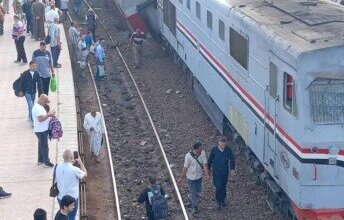 مصر.. خروج عربة قطار عن القضبان بمحطة محلة روح في الغربية وإصابة 14 راكبًا