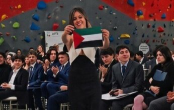 ابنة رئيس كولومبيا ترفع علم فلسطين في حفل تخرجها وتثير تفاعلاً واسعاً