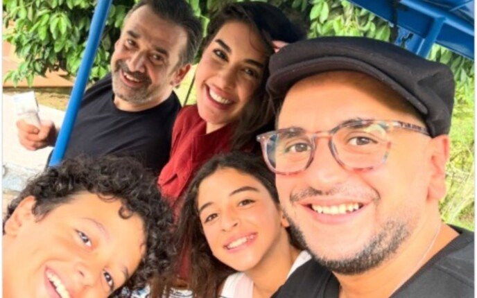 كريم عبد العزيز وياسمين صبري يعودان إلى القاهرة بعد تصوير "مطلوب عائليًا" في ماليزيا كريم عبد العزيز وياسمين صبري يعودان إلى القاهرة بعد تصوير "مطلوب عائليًا" في ماليزيا