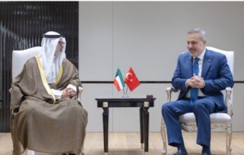 الكويت.. وزير الخارجية ونظيره التركي يبحثان التطورات الإقليمية والدولية