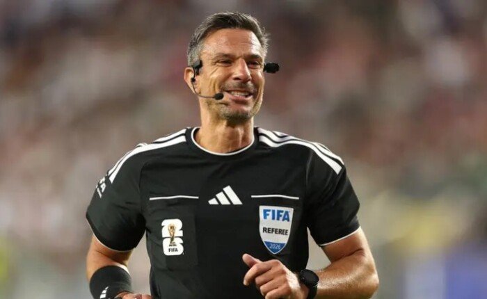 فيفا يكشف طاقم حكام نهائي كأس العالم فيفا يكشف طاقم حكام نهائي كأس العالم
