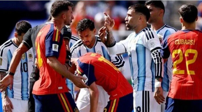 إسبانيا بطلاً لكأس العالم للمرة الثانية بهدف نظيف في شباك الأرجنتين إسبانيا بطلاً لكأس العالم للمرة الثانية بهدف نظيف في شباك الأرجنتين