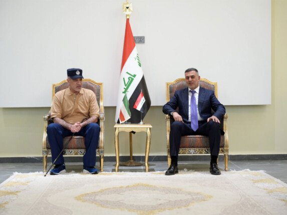 الكويت والعراق يبحثان تعزيز التنسيق الأمني وتطورات الأوضاع الإقليمية الكويت والعراق يبحثان تعزيز التنسيق الأمني وتطورات الأوضاع الإقليمية