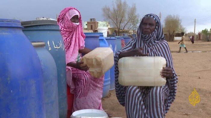 أزمة مياه خانقة تهدد مئات الآلاف فى جنوب أم درمان بالعاصمة السودانية أزمة مياه خانقة تهدد مئات الآلاف فى جنوب أم درمان بالعاصمة السودانية
