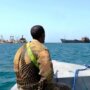 رويترز: قراصنة صوماليون يسيطرون على ناقلة وقود اختُطفت في خليج عدن 1 khaligyoun76493