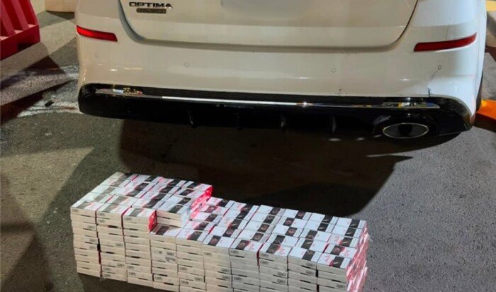 «جمارك الكويت»: إحباط محاولة تهريب 43 كرزاً و8 باكيتات سجائر عبر منفذ النويصيب «جمارك الكويت»: إحباط محاولة تهريب 43 كرزاً و8 باكيتات سجائر عبر منفذ النويصيب