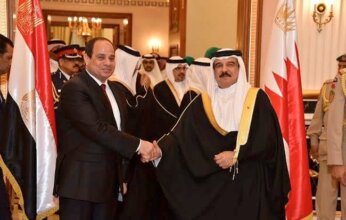 ملك البحرين والرئيس المصري يبحثان تطورات الأوضاع الإقليمية ويؤكدان ضرورة وقف الهجمات الإيرانية