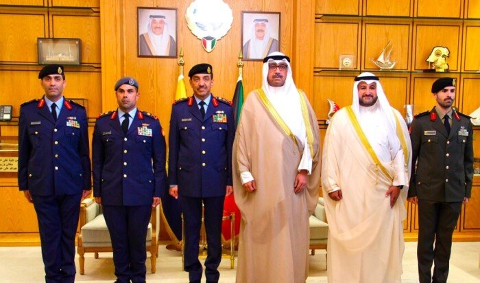 وزير الدفاع الكويتي: مضاعفة الجهود والعمل بروح المسؤولية والإخلاص لخدمة الوطن وزير الدفاع الكويتي: مضاعفة الجهود والعمل بروح المسؤولية والإخلاص لخدمة الوطن