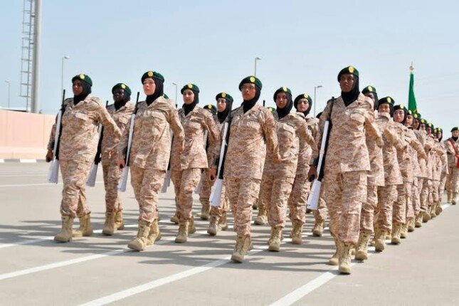 وزارة الدفاع الكويتية تفتح باب التطوع العسكرى للنساء وزارة الدفاع الكويتية تفتح باب التطوع العسكرى للنساء