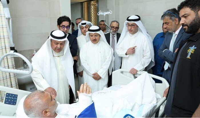 وزير النفط الكويتي يطمئن على مصاب الهجوم على منصة بحرية تابعة لـ«نفط الكويت» وزير النفط الكويتي يطمئن على مصاب الهجوم على منصة بحرية تابعة لـ«نفط الكويت»