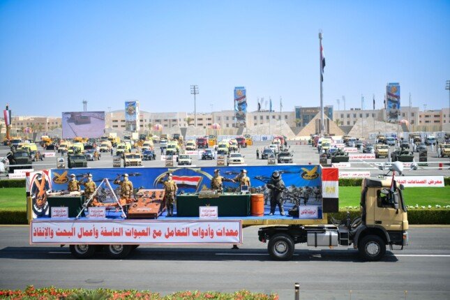 مصر.. المتحدث الرئاسي ينشر صور الرئيس السيسي خلال استعراض إمكانيات أجهزة الدولة في مُجابهة الأزمات والكوارث 3 khaligyoun89045