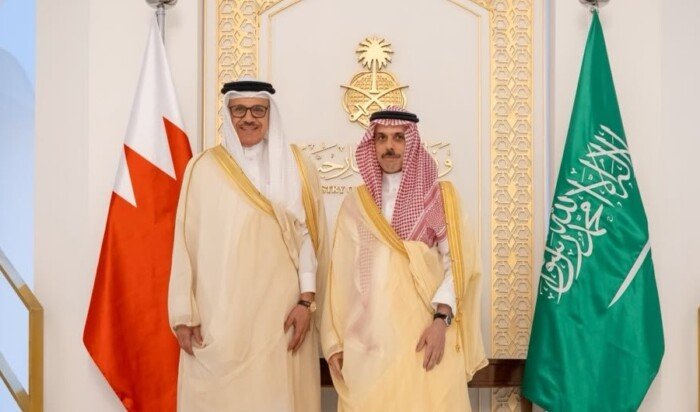 وزيرا الخارجية السعودي والبحريني يبحثان المستجدات الإقليمية والمسار التفاوضي الأميركي- الإيراني وزيرا الخارجية السعودي والبحريني يبحثان المستجدات الإقليمية والمسار التفاوضي الأميركي- الإيراني