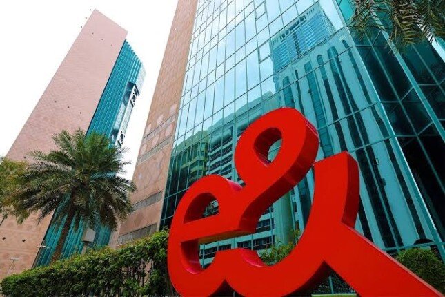 «إي آند» الإماراتية تتخارج من فودافون بصفقة 5.95 مليار دولار لإعادة توجيه استثماراتها «إي آند» الإماراتية تتخارج من فودافون بصفقة 5.95 مليار دولار لإعادة توجيه استثماراتها