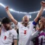 العواصف تهدد مواجهة إنجلترا والنرويج في مونديال 2026.. واحتمالات لتأجيل المباراة 2 khaligyoun91587