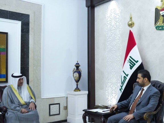 رئيس الوزراء العراقي والأمين العام لمجلس التعاون الخليجي يبحثان تطورات الأوضاع الإقليمية وسبل تعزيز التعاون رئيس الوزراء العراقي والأمين العام لمجلس التعاون الخليجي يبحثان تطورات الأوضاع الإقليمية وسبل تعزيز التعاون