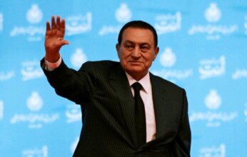 وثائق إسرائيلية تكشف تفاصيل اتصالات سرية بين مبارك وشامير عقب اندلاع الانتفاضة الفلسطينية الأولى