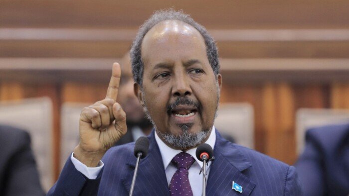 الرئيس الصومالي يعلن عملية عسكرية حاسمة للقضاء على الإرهاب الرئيس الصومالي يعلن عملية عسكرية حاسمة للقضاء على الإرهاب