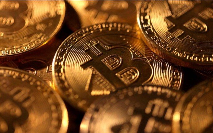 ماذا يحدث في سوق الكريبتو؟.. البيتكوين تتجاوز 64 ألف دولار وتتجه لمكاسب أسبوعية ماذا يحدث في سوق الكريبتو؟.. البيتكوين تتجاوز 64 ألف دولار وتتجه لمكاسب أسبوعية